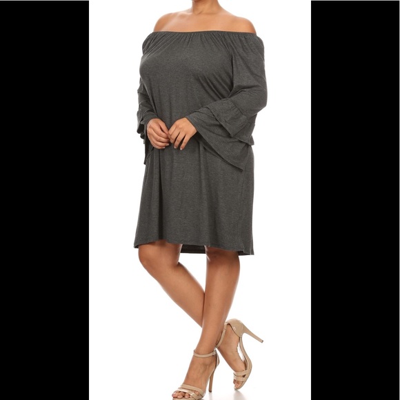 💥 SOLD OUT!💥Plus Dress w/ Tiered Bell Sleeves - Picture 2 of 3